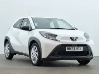 Used Toyota Aygo X PURE 72 HP (52 kW) 2023 White SUV