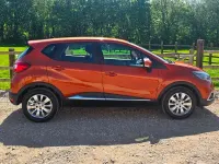 Used Renault Captur Expression+ 90 HP (66 kW) 2013 Orange SUV