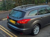 Usado Ford Focus Titanium 125 HP (91 kW) 2015 Cinzento Carrinha