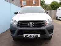 Używany Toyota HiLux Active 150 KM (110 kW) 2019 Biały Pickup