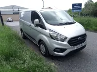 Usado Ford Transit Custom Trend 105 CV (77 kW) 2022 Plateado Van
