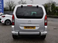 Begagnad Citroën Berlingo Feel 100 HK (73 kW) 2018 Silver Minibuss