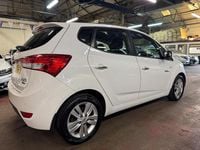 Used Hyundai ix20 Active 116 HP (85 kW) 2013 White Hatchback