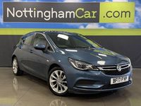 Usado Vauxhall Astra 125 CV (91 kW) 2017 Azul Utilitario