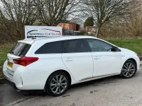 Used Toyota Auris Hybrid 136 HP (100 kW) 2014 White Estate