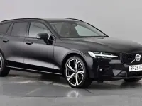 Usado Volvo V60 Plus 197 HP (144 kW) 2025 Preto Carrinha