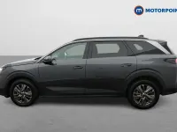 Usado Peugeot 5008 Allure 145 HP (106 kW) 2025 Cinzento SUV