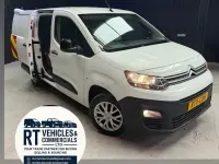 Usado Citroën Berlingo 100 CV (73 kW) 2022 Blanco Monovolumen
