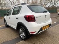 Used Dacia Sandero Essentiel 90 HP (66 kW) 2018 White Hatchback