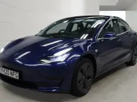 Usado Tesla Model 3 Standard Range 239 kW (325 HP) 2020 Azul Sedan