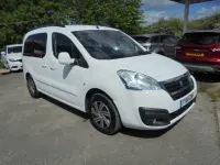 Gebraucht Peugeot Partner Tepee Allure 2016 Weiß Van / Kleinbus