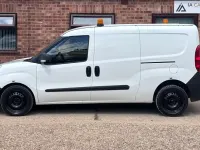 Used Vauxhall Combo S 105 HP (77 kW) 2015 White MPV