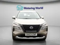 Usado Nissan X-Trail Acenta Premium 213 CV (156 kW) 2023 Plateado SUV