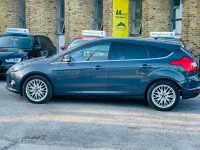 Usado Ford Focus Zetec 2014 Cinzento Citadino