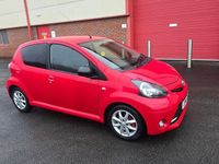 Begagnad Toyota Aygo 68 HK (50 kW) 2014 Röd Halvkombi