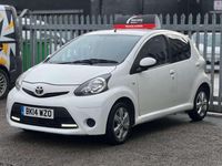 Begagnad Toyota Aygo Style 2014 Vit Halvkombi