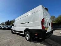 Begagnad Peugeot Boxer 2024 Vit Van