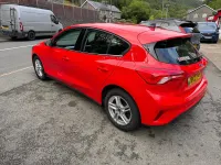 Used Ford Focus Zetec 120 HP (88 kW) 2021 Red Hatchback