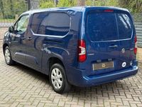 Begagnad Vauxhall Combo 100 HK (73 kW) 2019 Blå Minibuss