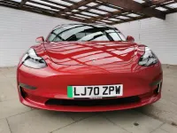 Używany Tesla Model 3 366 kW (498 KM) 2020 Czerwony Sedan/Limuzyna