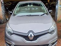 Usado Renault Captur Dynamique 90 HP (66 kW) 2016 Cinzento SUV