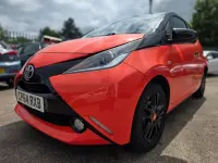 Usado Toyota Aygo X-cite 69 HP (50 kW) 2015 Laranja Citadino
