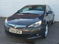 Begagnad Vauxhall Astra GTC SRi 140 HK (102 kW) 2013 Grå Halvkombi