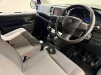 Używany Citroën Dispatch 2023 Biały Minivan