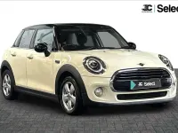 Used Mini Cooper Classic 134 HP (98 kW) 2019 White Hatchback