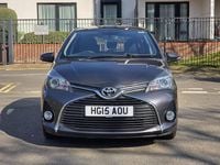 Used Toyota Yaris 99 HP (72 kW) 2015 Grey Hatchback