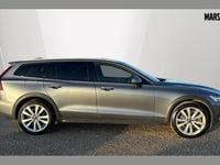 Usado Volvo V60 CC Plus 190 HP (139 kW) 2020 Cinzento Carrinha