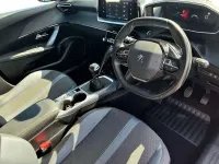 Begagnad Peugeot 2008 Allure 99 HK (72 kW) 2020 Röd SUV