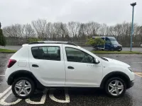 Usado Dacia Sandero Ambiance 90 CV (66 kW) 2015 Blanco Utilitario