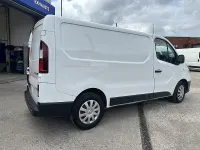 Used Renault Trafic Business 2021 Glacier white