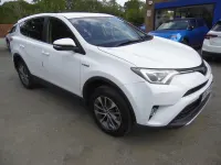 Used Toyota RAV4 197 HP (144 kW) 2017 White SUV
