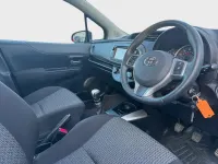 Used Toyota Yaris 90 HP (66 kW) 2014 Blue Hatchback