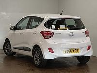 Used Hyundai i10 Premium 87 HP (63 kW) 2016 White Hatchback