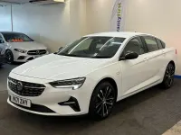 Used Vauxhall Insignia Edition 122 HP (89 kW) 2022 White Hatchback