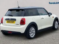 Gebraucht Mini Cooper Hatch 136 PS (100 kW) 2018 Weiß Kleinwagen