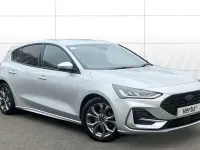Używany Ford Focus ST-Line 125 KM (91 kW) 2023 Srebrny Hatchback