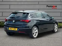 Used Vauxhall Astra SRi 99 HP (72 kW) 2017 Black Hatchback