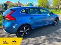 Used Volvo V40 R-Design 122 HP (89 kW) 2016 Blue Hatchback