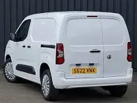 Second-hand Vauxhall Combo Sportive 100 CP (73 kW) 2022 Alb Monovolum