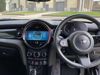 Used Mini Cooper Classic 136 HP (100 kW) 2022 White Hatchback