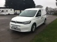 Usado VW Caddy 102 HP (75 kW) 2022 Branco Monovolume