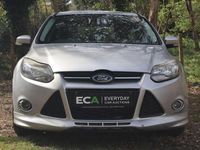 Begagnad Ford Focus Zetec 180 HK (132 kW) 2012 Silver Halvkombi
