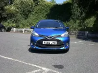 Used Toyota Yaris 99 HP (72 kW) 2016 Blue Hatchback
