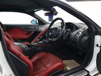 Used Jaguar F-Type R-Dynamic 340 HP (250 kW) 2019 White Coupe