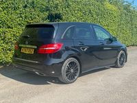Usado Mercedes B200 AMG line 136 HP (100 kW) 2018 Preto Monovolume