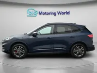 Usado Ford Kuga ST-Line 225 CV (165 kW) 2022 Azul SUV